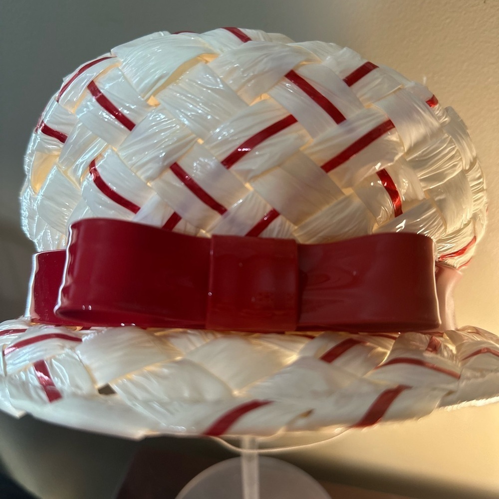 Vintage Red and White Woven Hat with Bow - Picture 9 of 10